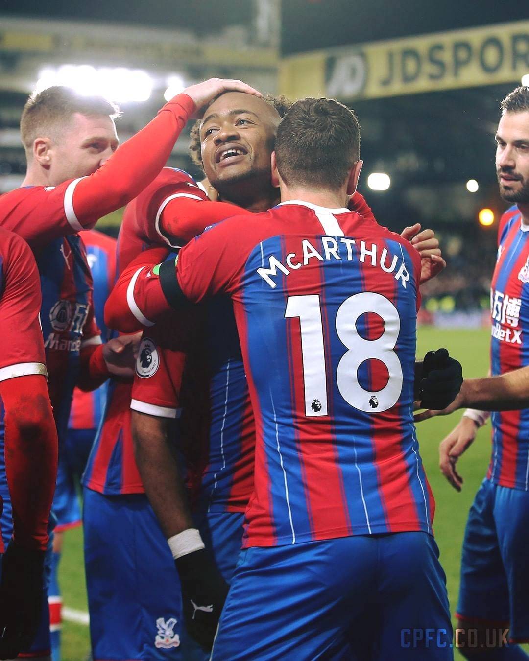 球迷们无不 球迷们无不