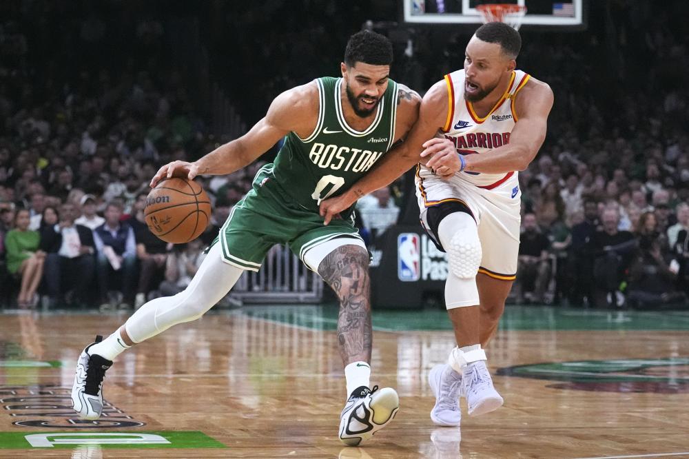 足中场控制 足中场控制